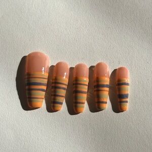 Coraline striped gloves press on nails